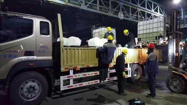 连续七天!AITIYU SPORT化学奔赴在路上 数百吨消毒液喷洒在济宁及周边各县区